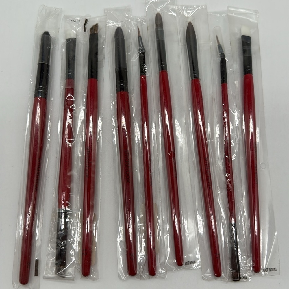 Smashbox Makeup Cosmetics Brushes Lot of Eight Brushes in Packaging